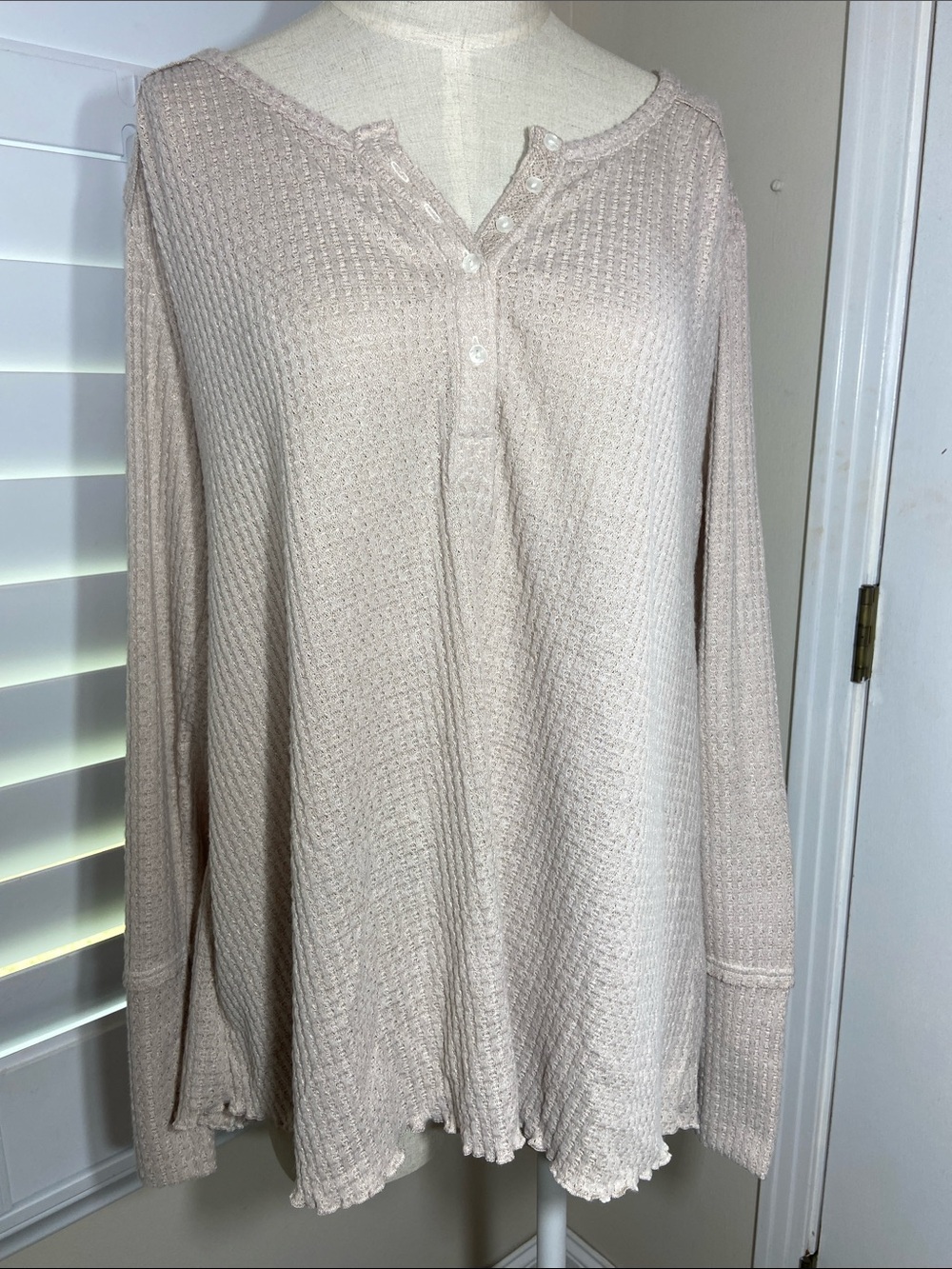 Anthropologie Elisabeth Waffle-Knit Henley‎ Top size L Beige Cozy Loungewear EUC